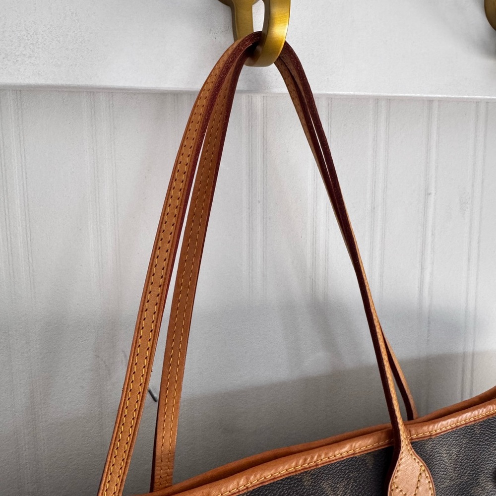 Louis Vuitton Monogram Neverfull MM - Picture 5 of 15